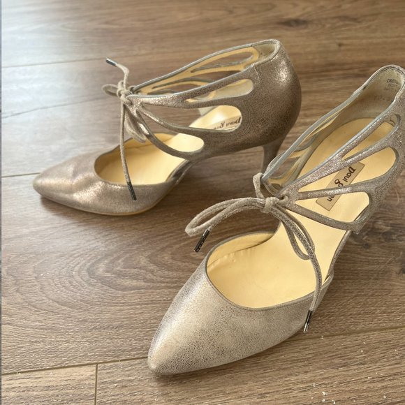 Barely worn Paul Green pumps; 3 1/4” heels. Size 6.5 U.S. - Picture 4 of 7